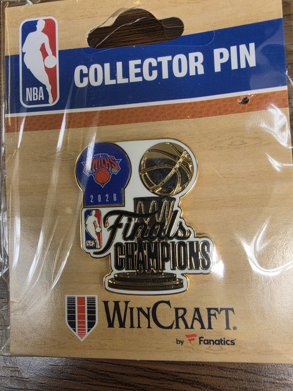 🏆 New York Knicks 2026 NBA Champions Collectible Trophy Pin - NEW 🏀 - Picture 4 of 4
